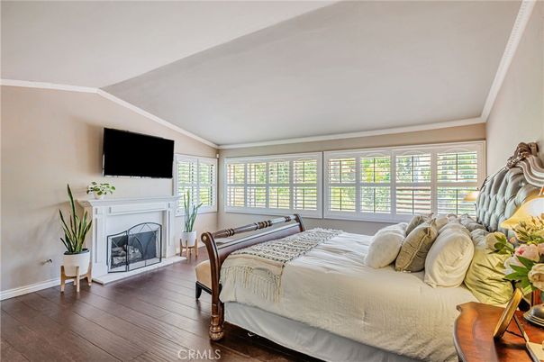 Bedroom, Fireplace, Interior, Wood Texture Flooring
