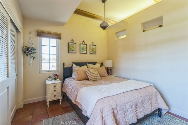 Bedroom, Interior, Pendant Lights