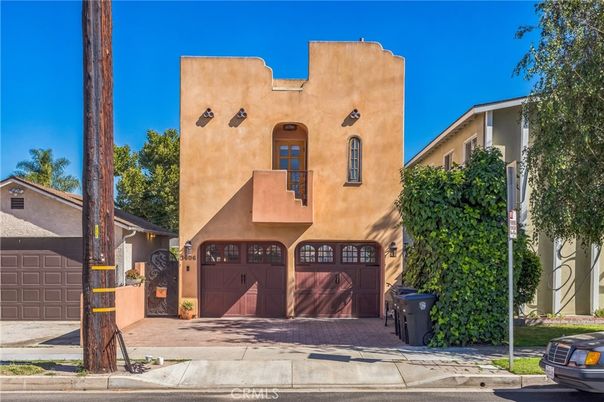 Attached, Exterior, Facade, Spanish Mediterranean