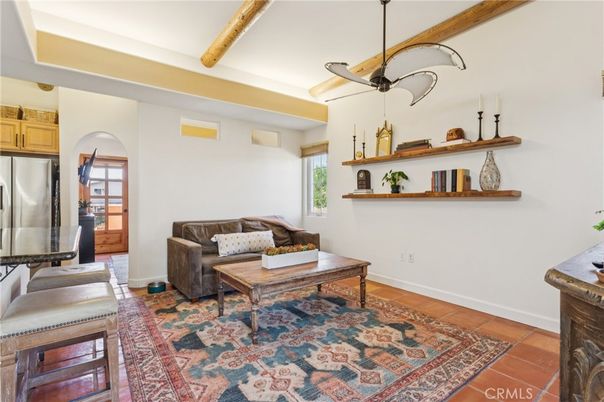 Interior, Living room, Pendant Lights, Stainless Steel Appliances, Wooden Beams