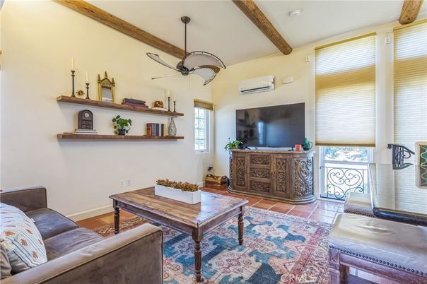 Interior, Living room, Pendant Lights, Wooden Beams
