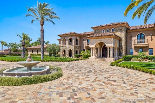 Backyard, Exterior, Facade, Mediterranean