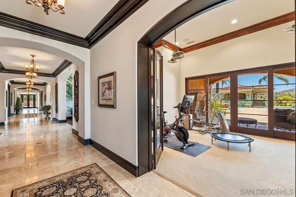 Chandelier, Fitness Equipment, Interior, Recessed Lighting