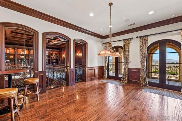 Interior, Pendant Lights, Recessed Lighting, Wood Texture Flooring