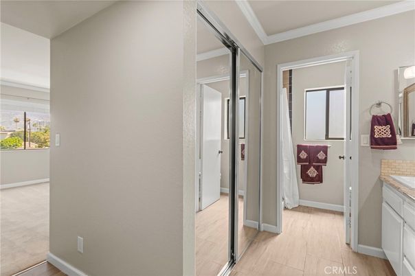 Elevator, Interior, Wood Texture Flooring