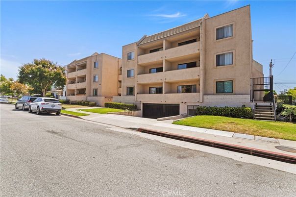Exterior, Facade, Condo Building