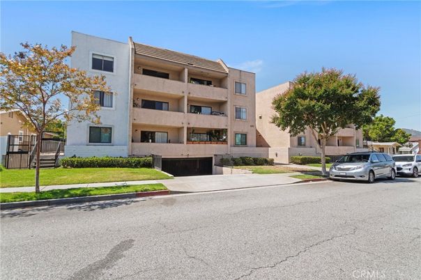 Exterior, Facade, Condo Building