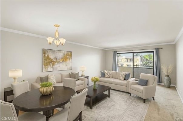 Chandelier, Dining room, Interior, Living room
