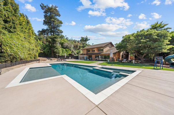 Exterior, Playground, Pool
