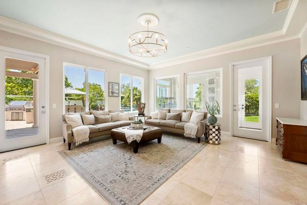 Chandelier, Interior, Living room