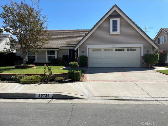 Attached, Exterior, Facade, Ranch