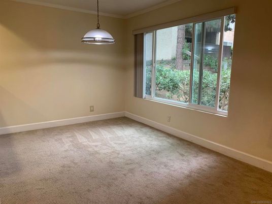 Empty room, Interior, Pendant Lights