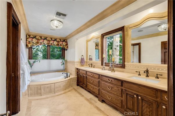 Bathroom, Dual Sink Vanities, Interior