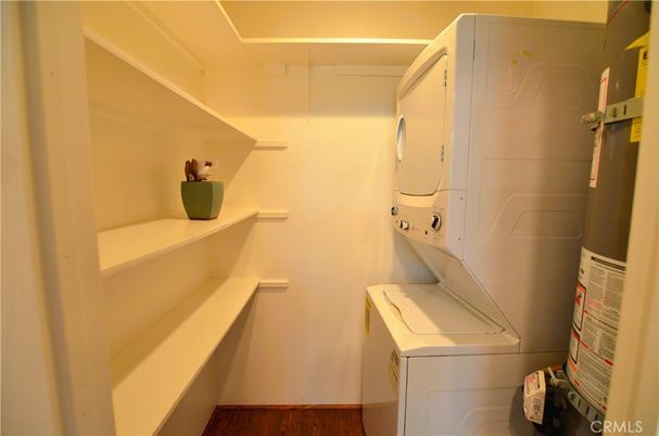 Interior, Utility Closets, Washer, Wood Texture Flooring