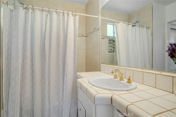 Bathroom, Interior, Tile Countertops
