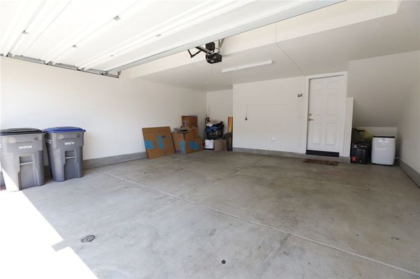 Garage, Interior