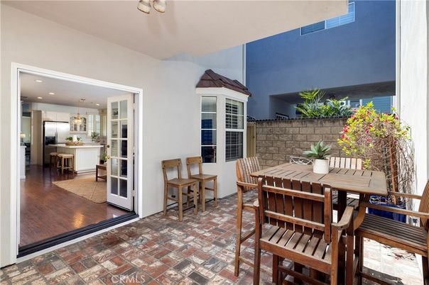 Dining room, Interior, Kitchen, Pendant Lights, Recessed Lighting, Stainless Steel Appliances