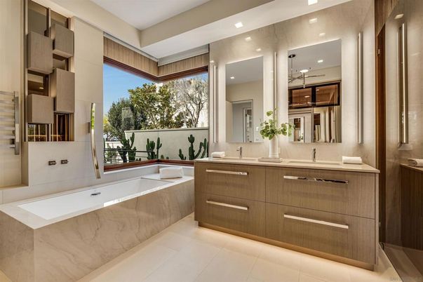 Bathroom, Dual Sink Vanities, Interior, Recessed Lighting
