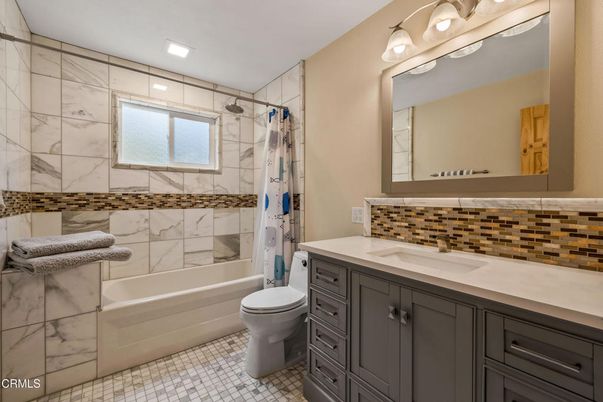 Bathroom, Interior, Marble Walls, Recessed Lighting