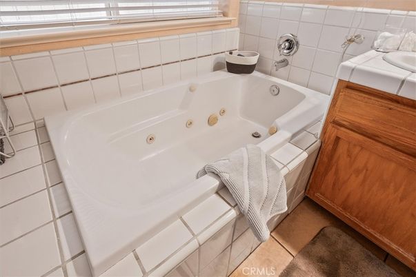 Bathroom, Interior, Tile Countertops
