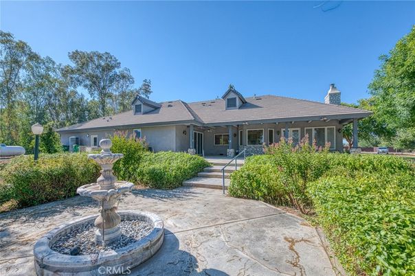 Backyard, Exterior, Facade, Cape Cod