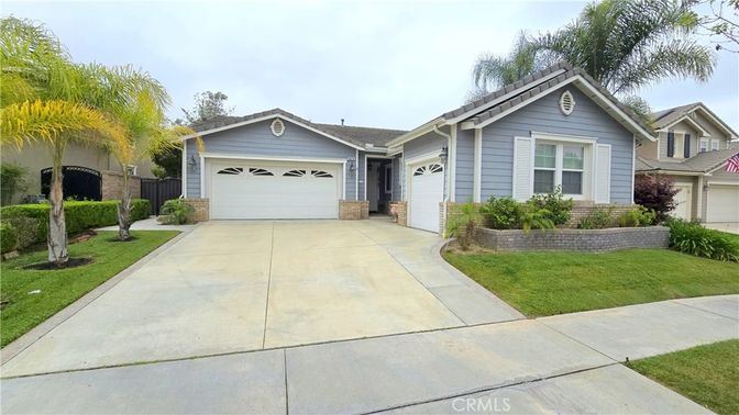 Attached, Exterior, Facade, Ranch