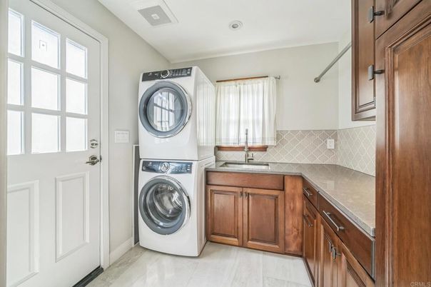 Interior, Recessed Lighting, Washer