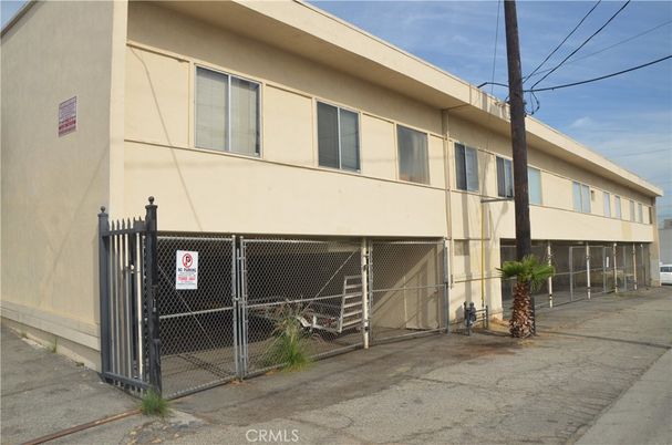 Exterior, Facade, None
