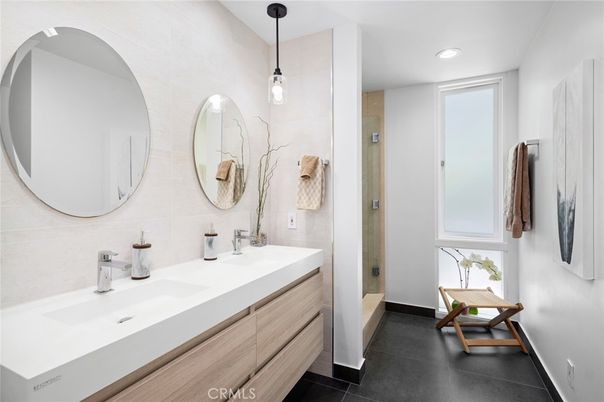 Bathroom, Dual Sink Vanities, Interior, Pendant Lights, Recessed Lighting