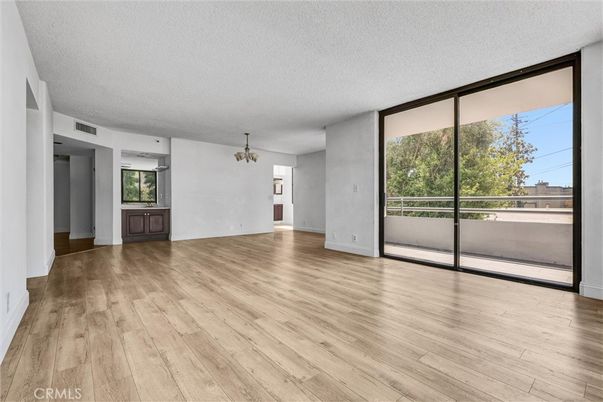 Chandelier, Empty room, Interior, Wood Texture Flooring