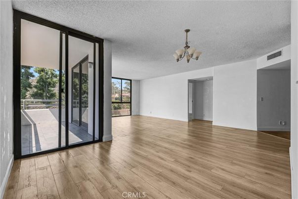 Chandelier, Empty room, Interior, Wood Texture Flooring