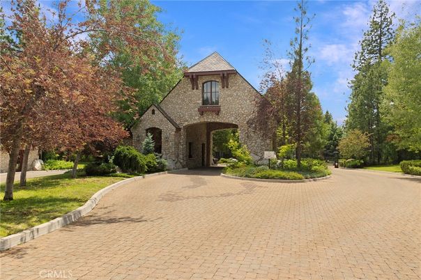 Backyard, Exterior, Facade, Brick Facade, French Provincial