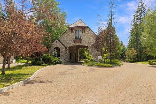 Backyard, Exterior, Facade, Brick Facade, French Provincial