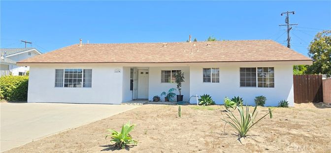 Backyard, Exterior, Facade, Ranch