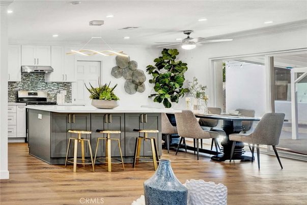 Dining room, Interior, Kitchen, Pendant Lights, Recessed Lighting, Wood Texture Flooring