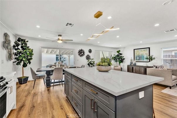 Dining room, Interior, Kitchen, Pendant Lights, Recessed Lighting, Wood Texture Flooring