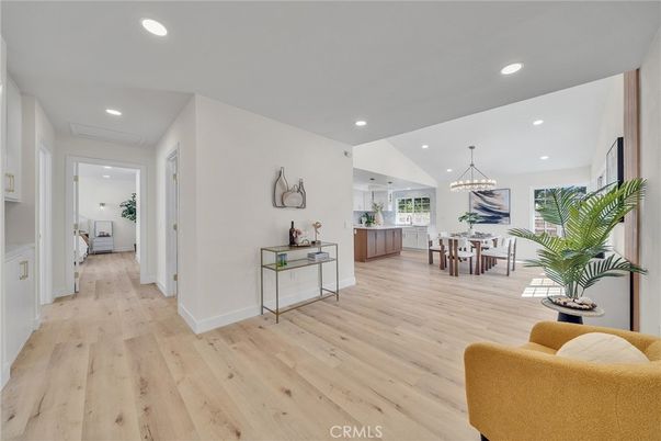 Chandelier, Dining room, Interior, Pendant Lights, Recessed Lighting, Wood Texture Flooring