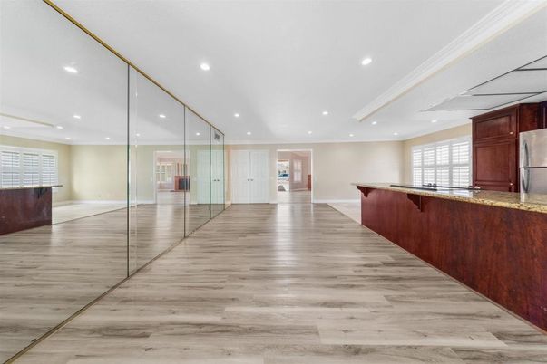 Interior, Recessed Lighting, Wood Texture Flooring