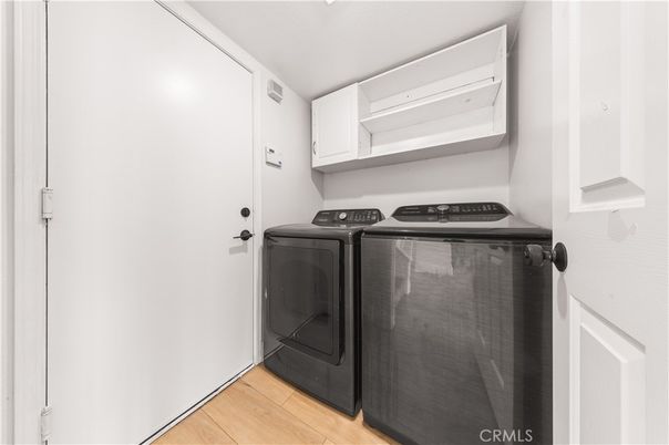 Interior, Washer, Wood Texture Flooring