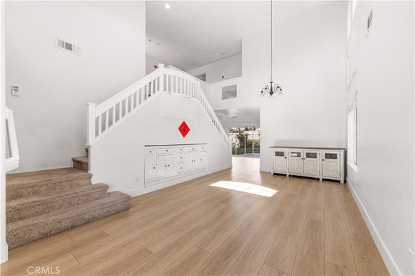 Interior, Pendant Lights, Recessed Lighting, Wood Texture Flooring