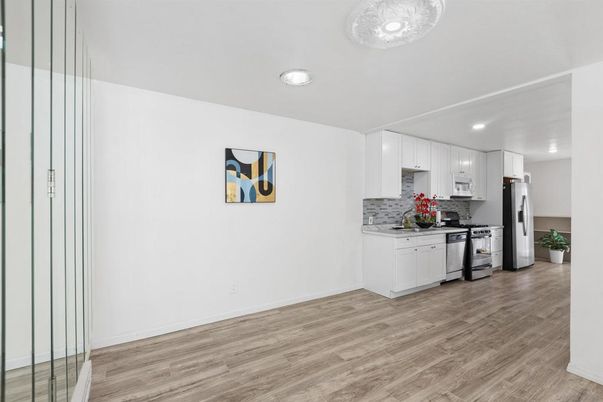 Interior, Kitchen, Recessed Lighting, Wood Texture Flooring