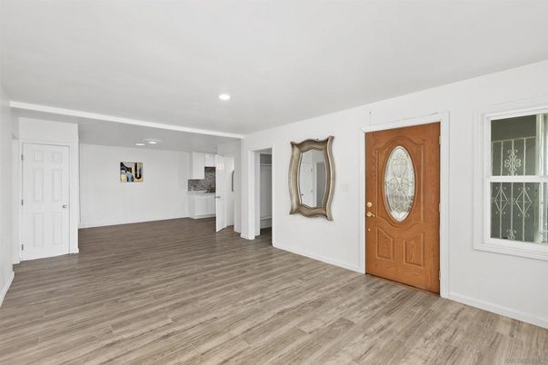 Empty room, Interior, Recessed Lighting, Wood Texture Flooring