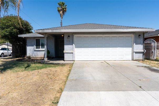 Attached, Exterior, Facade, Ranch