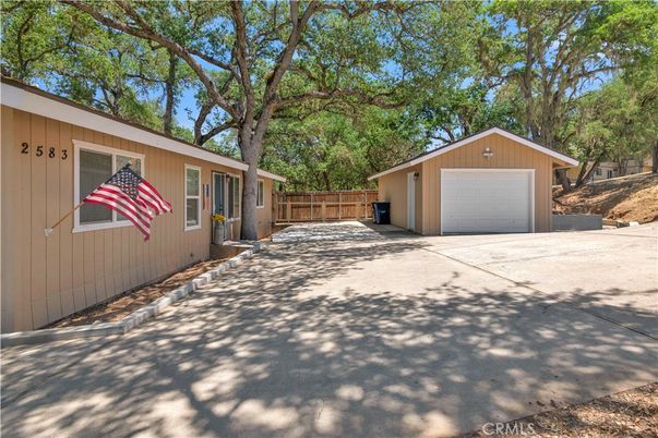 Detached Garage, Exterior