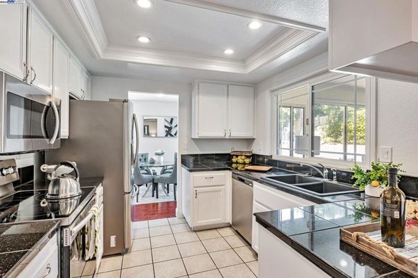 Dining room, Interior, Kitchen, Recessed Lighting, Stainless Steel Appliances