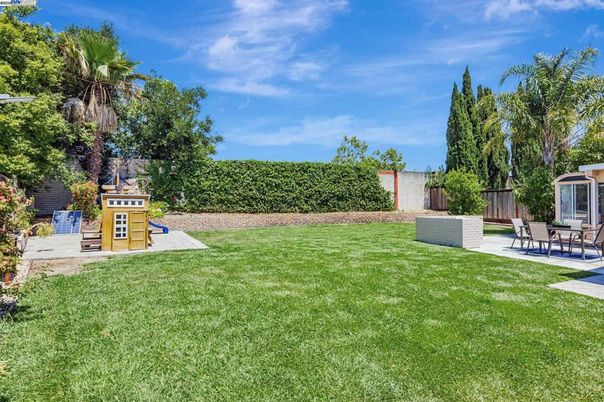 Backyard, Exterior, Playground