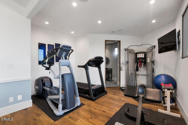 Fitness Equipment, Interior, Recessed Lighting, Wood Texture Flooring