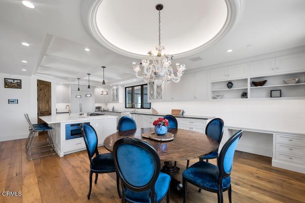 Chandelier, Dining room, Interior, Kitchen, Pendant Lights, Recessed Lighting, Wood Texture Flooring