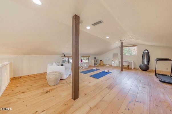 Fitness Equipment, Interior, Recessed Lighting, Wood Texture Flooring