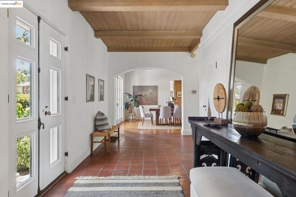 Dining room, Interior, Wooden Beams, Wooden Ceilings